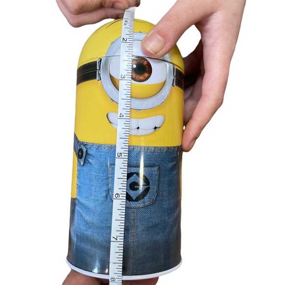 Universal studios despicable me metal coin bank - Picture 7 of 7